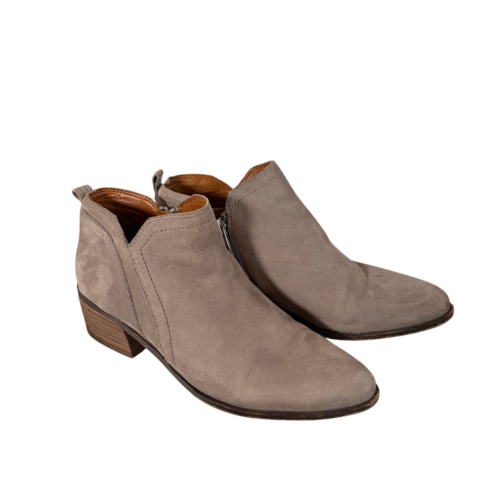 Franco Sarto Laslo womens ankle boot. Taupe gray leather. pointed toe. Size 7.5